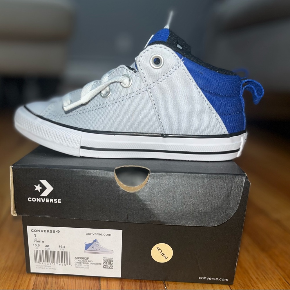 Kids converse